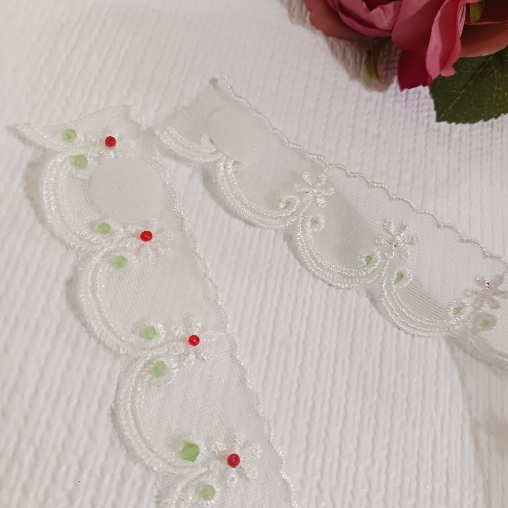 Embroidered White and Green Red Lace Choker Necklace 14' - Picture 8 of 10